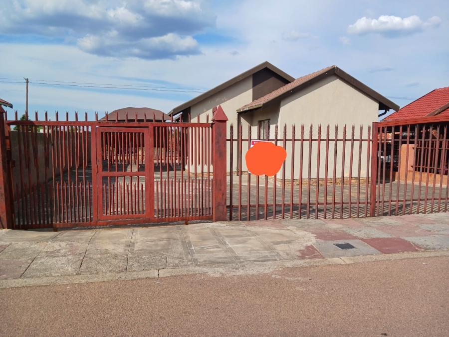 2 Bedroom Property for Sale in Tlhabane West North West